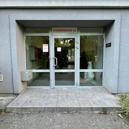 Cozy Self Check-in In Vibrant Ruzinov Area, Komarnicka 42, Apartmán *
