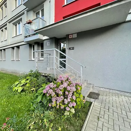 Cozy Self Check-in In Vibrant Ruzinov Area, Komarnicka 42, Apartmán