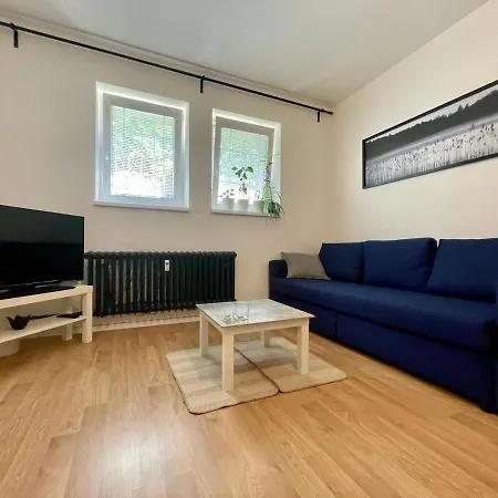 Apartmán Cozy Self Check-in In Vibrant Ruzinov Area, Komarnicka 42, *