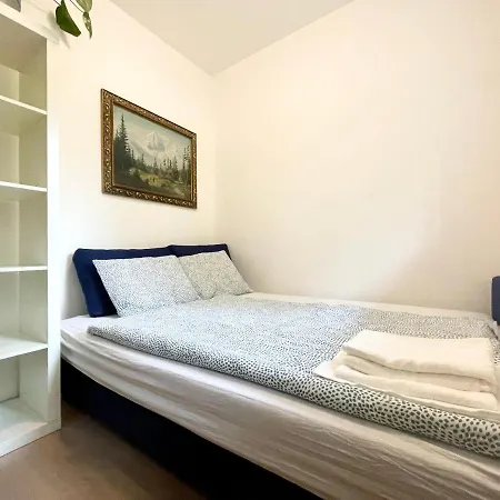 Apartmán Cozy Self Check-in In Vibrant Ruzinov Area, Komarnicka 42, *
