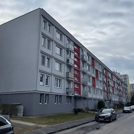 Apartman Cozy Self Check-in In Vibrant Ruzinov Area, Komarnicka 42, Pozsony