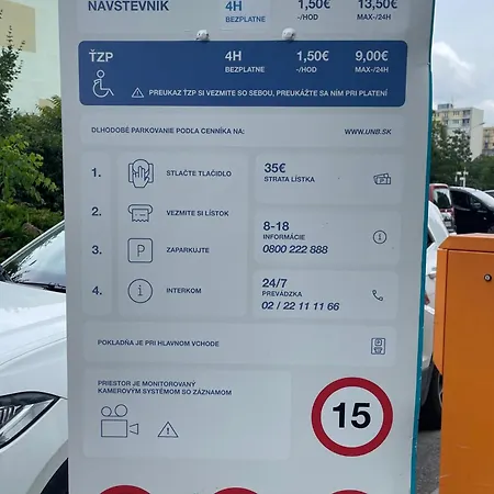 Apartment Cozy Self Check-in In Vibrant Ruzinov Area, Komarnicka 42,