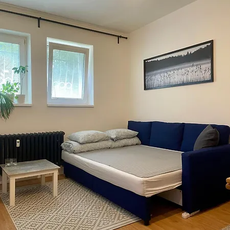 Cozy Self Check-in In Vibrant Ruzinov Area, Komarnicka 42, Apartman Pozsony