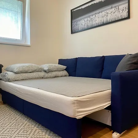 Apartman Cozy Self Check-in In Vibrant Ruzinov Area, Komarnicka 42, Pozsony
