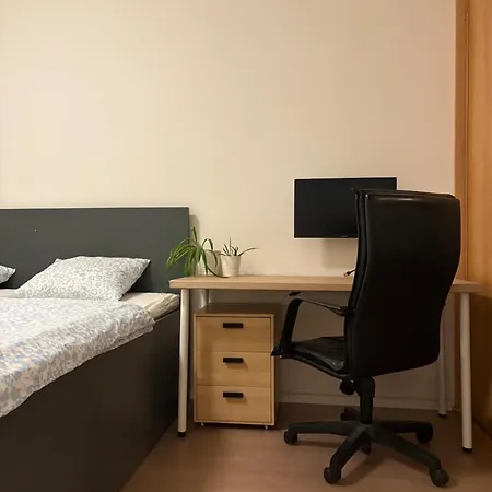 Cozy Self Check-in In Vibrant Ruzinov Area, Komarnicka 42, * Братислава