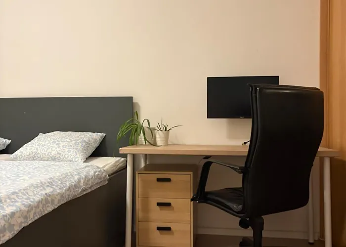 Cozy Self Check-in In Vibrant Ruzinov Area, Komarnicka 42, * Bratislava