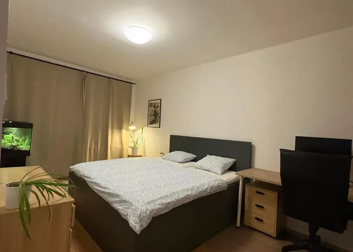 Cozy Self Check-in In Vibrant Ruzinov Area, Komarnicka 42, Apartmán