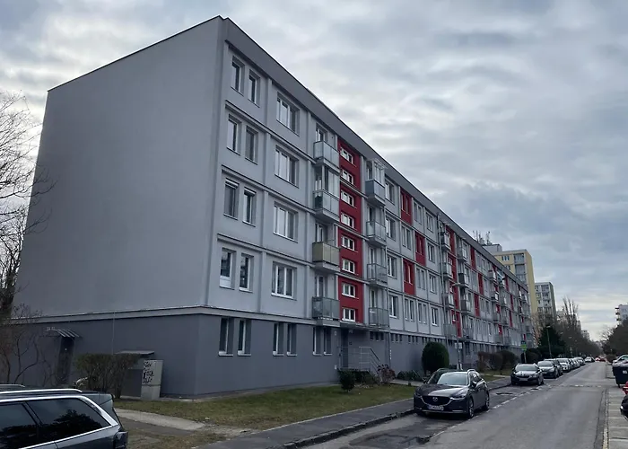 Apartmán Cozy Self Check-in In Vibrant Ruzinov Area, Komarnicka 42, Bratislava