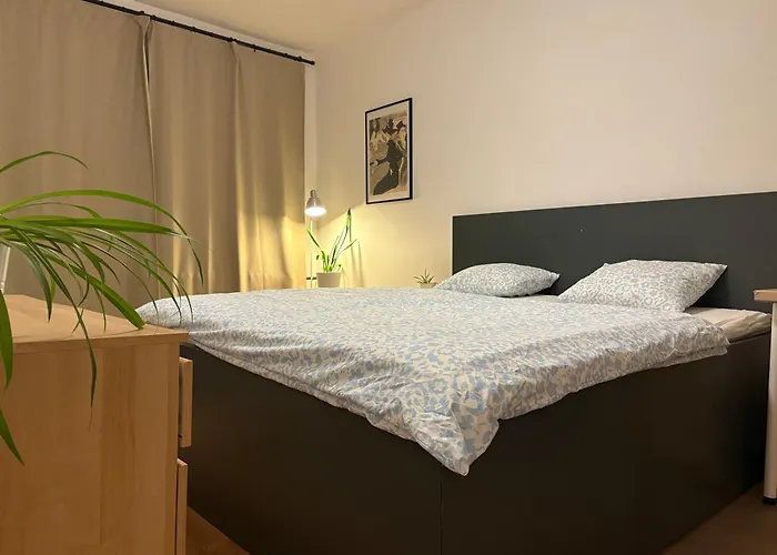 Apartmán Cozy Self Check-in In Vibrant Ruzinov Area, Komarnicka 42,